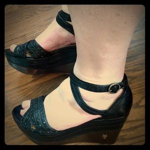 Frye Carlie Perf 8.5--brand new